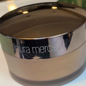 LAURA MERCIER TRANSLCENT POWDER